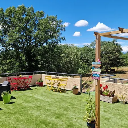 Les 3 Chenes 住宿加早餐酒店 Puechredon